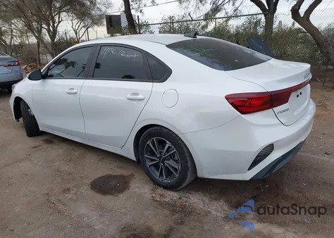 2023 Kia Forte Lxs z USA, uszkodzony, nr VIN 3KPF24ADXPE668371